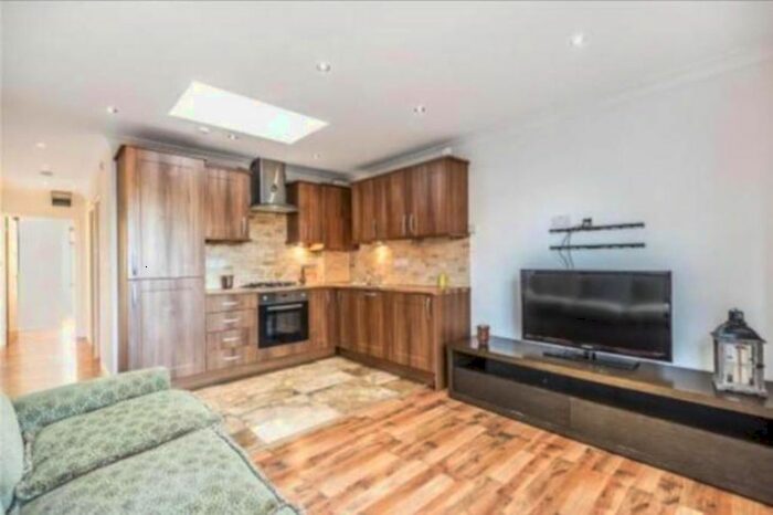 2 Bedroom Flat To Rent In Gilfrid Close, Uxbridge UB8