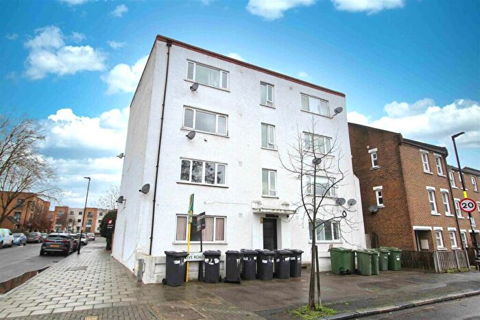 2 Bedroom Apartment For Sale In Eaton Court, Clive Road, London, SE21