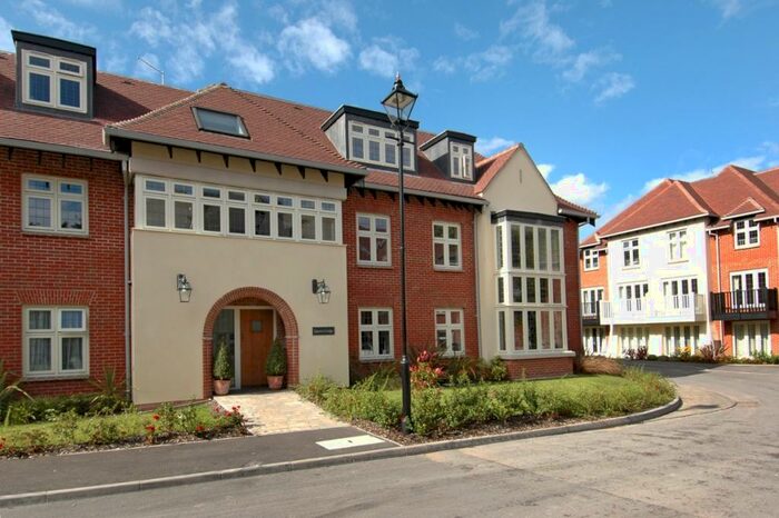 2 Bedroom Apartment To Rent In Highcroft Road Winchester, SO22