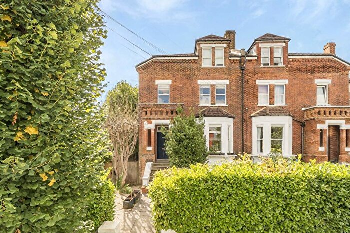 2 Bedroom Flat For Sale In Fontenoy Road, Balham, SW12