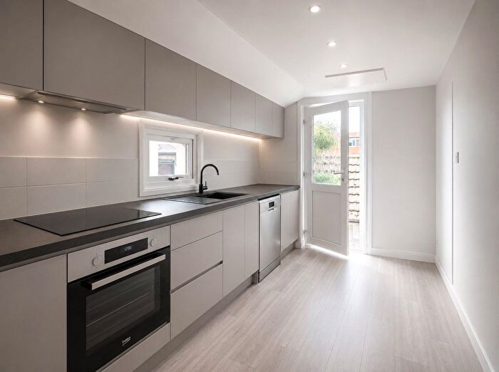 1 Bedroom Flat To Rent In London Road, Southborough, Tunbridge Wells, TN4