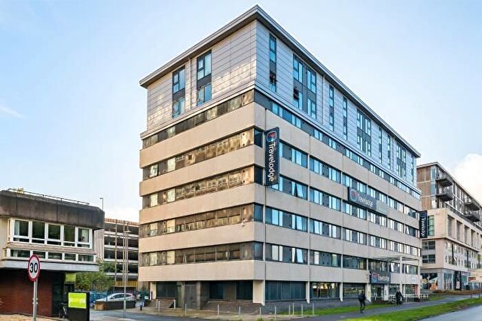 2 Bedroom Flat For Sale In Princes Street, Swindon, SN1