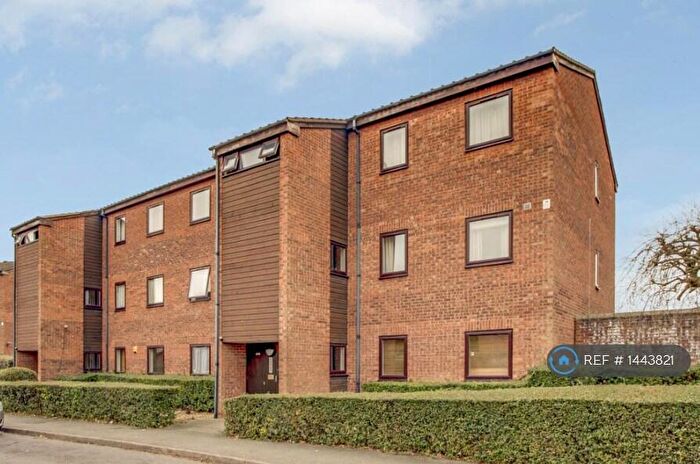 2 Bedroom Flat To Rent In Mill Hill, London, NW7