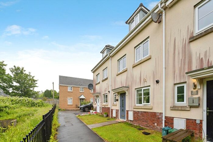 3 Bedroom Town House For Sale In Mill Leat Lane, Gorseinon, Swansea, SA4