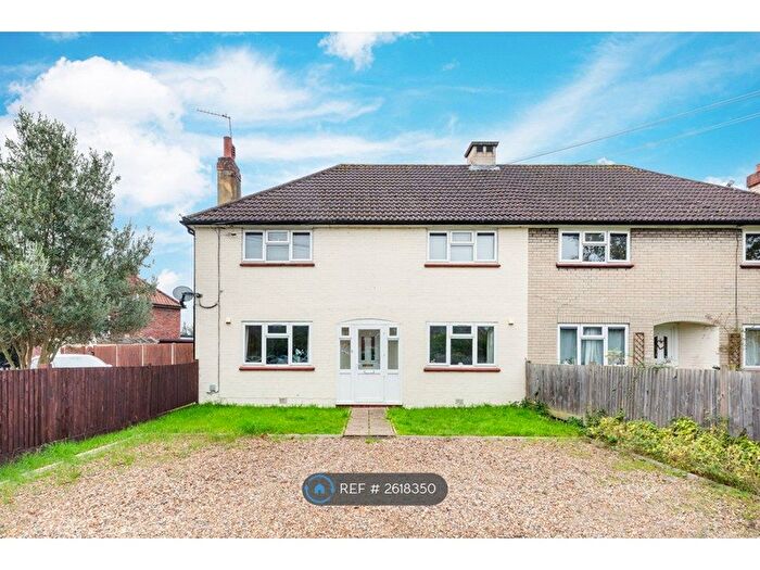 2 Bedroom Maisonette To Rent In Hook Road, Epsom, KT19