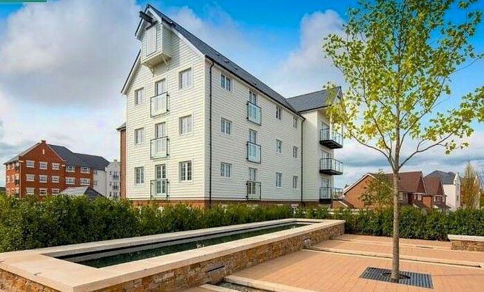 2 Bedroom Flat To Rent In Harpers Lodge, Arundale Walk, Horsham, Westsussex, RH12