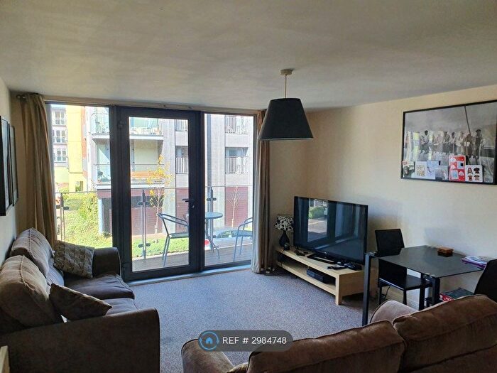 2 Bedroom Flat To Rent In Worsdell Drive, Gateshead, NE8