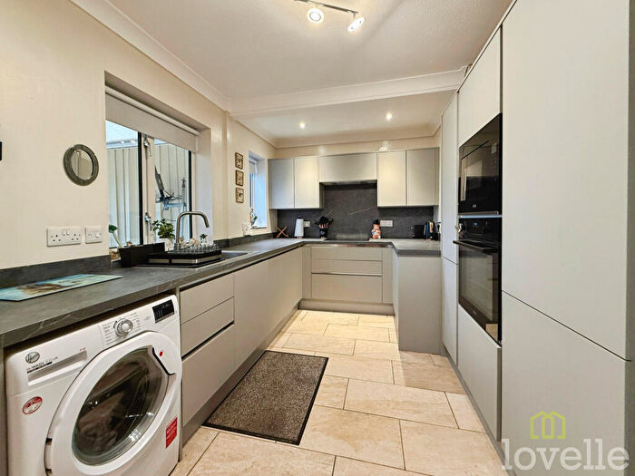 3 Bedroom Semi Detached House For Sale In Queensfield, Gainsborough, DN21