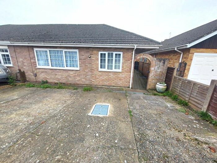 4 Bedroom Bungalow To Rent In Ruskin Way, Waterlooville, Hampshire, PO8