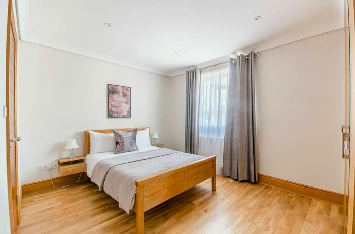 2 Bedroom Flat To Rent In Gloucester Place, Marylebone, London, NW1