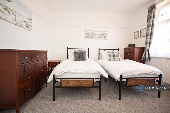 3 Bedroom Flat To Rent In Princes Court, Bournemouth, BH1