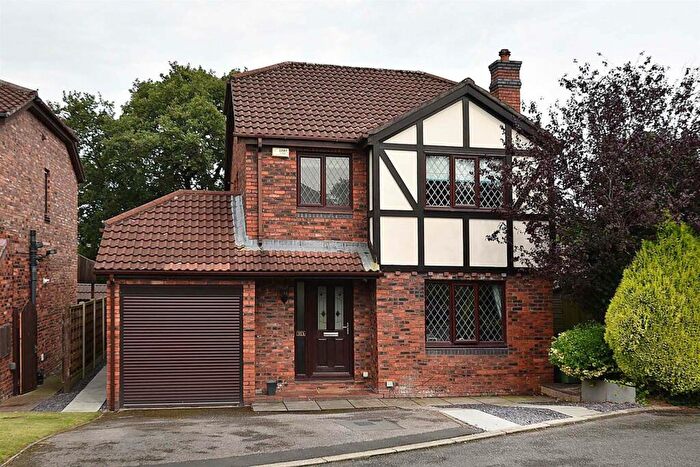 3 Bedroom Detached House For Sale In Freshfield Drive, Macclesfield, SK10