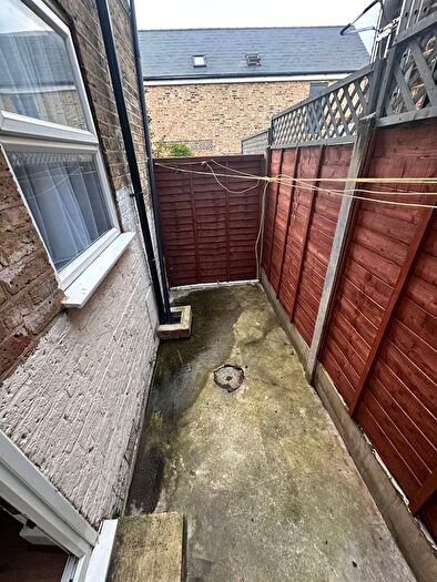 2 Bedroom Flat To Rent In Birkbeck Road, Ilford, IG2