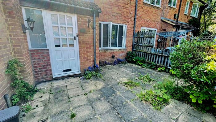 1 Bedroom Flat To Rent In Brangwyn Crescent, London, SW19