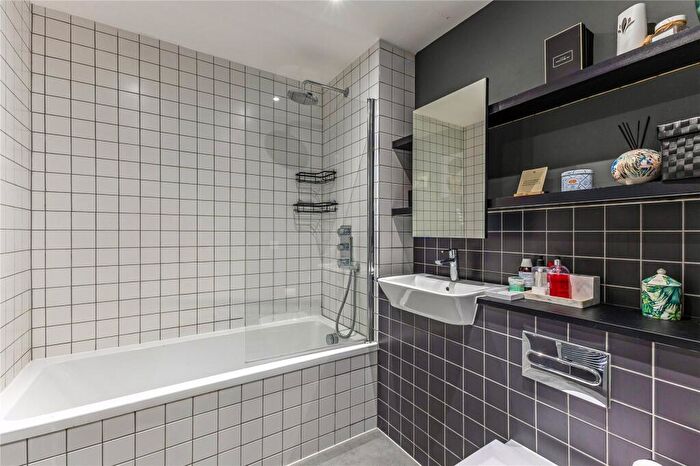 1 Bedroom Flat To Rent In Poplar High Street, London, E14