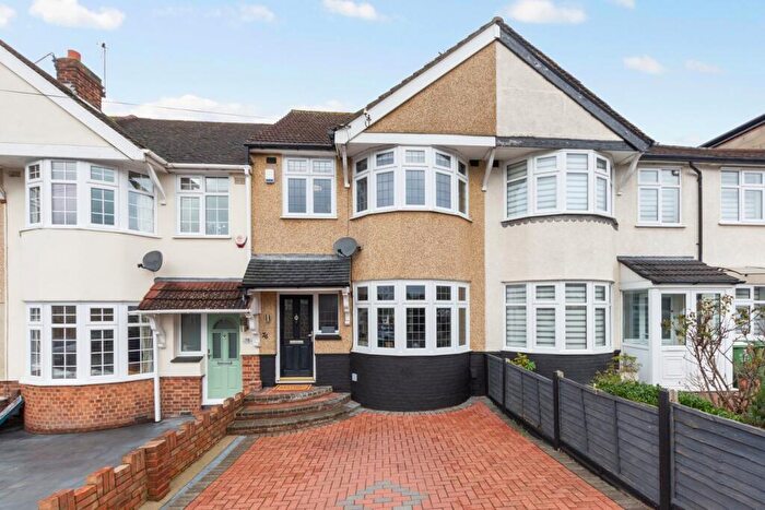 3 Bedroom Terraced House For Sale In Gloucester Avenue, Welling, DA16