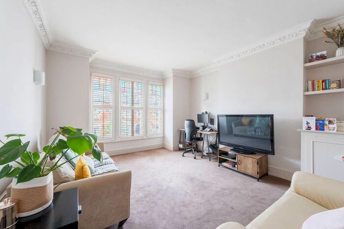 1 Bedroom Flat To Rent In Louisville Road, Heaver Estate, London, SW17