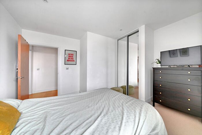 1 Bedroom Flat For Sale In Hoey Court, Barry Blandford Way, Bow, London, E3