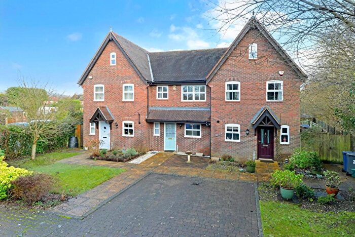 2 Bedroom House For Sale In The Common, Cranleigh, GU6