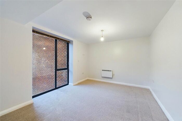 1 Bedroom Apartment For Sale In Kings Road, Reading, Berkshire, RG1