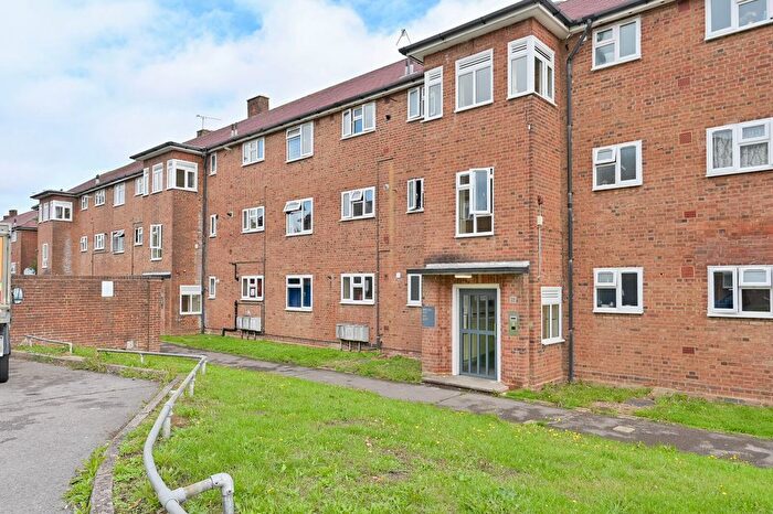 1 Bedroom Flat To Rent In South Oxhey, Bushey, WD19