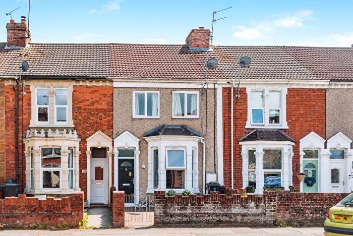 3 Bedroom Terraced House For Sale In Cheney Manor Road, Swindon, SN2