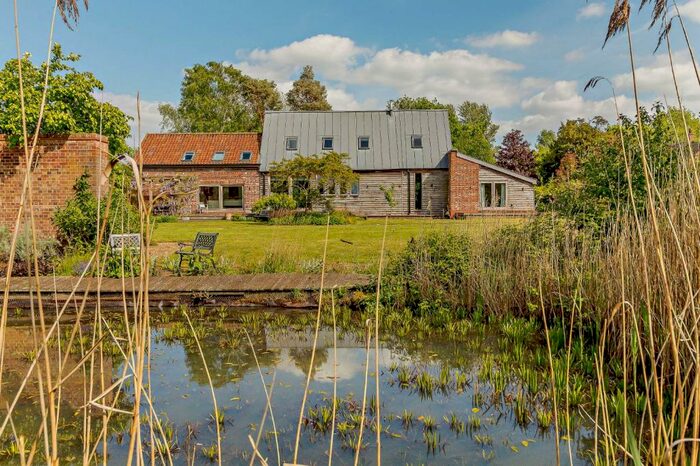 4 Bedroom Barn Conversion For Sale In Chandler Road, Stoke Holy Cross, Norwich, NR14
