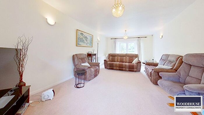 4 Bedroom Detached House For Sale In Hamlet Hill, Roydon, CM19