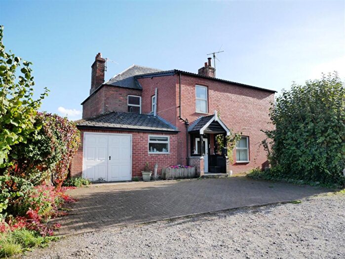 6 Bedroom Detached House For Sale In Nestleton Close, Calne, SN11