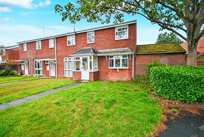 3 Bedroom Terraced House For Sale In Barnwood Road, Wolverhampton, WV8