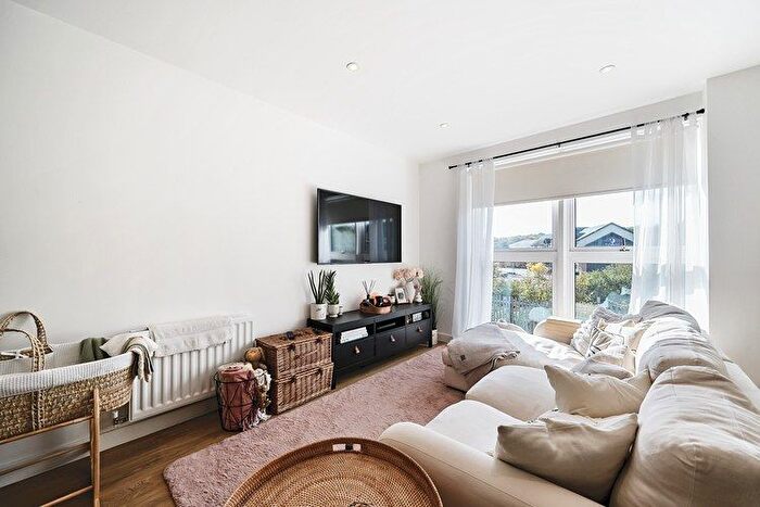 2 Bedroom Flat For Sale In Coddington Close, East Herts, Hertfordshire, SG12