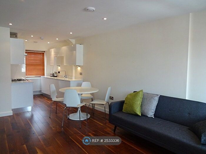 1 Bedroom Flat To Rent In Florentina Court, Enfield, EN1