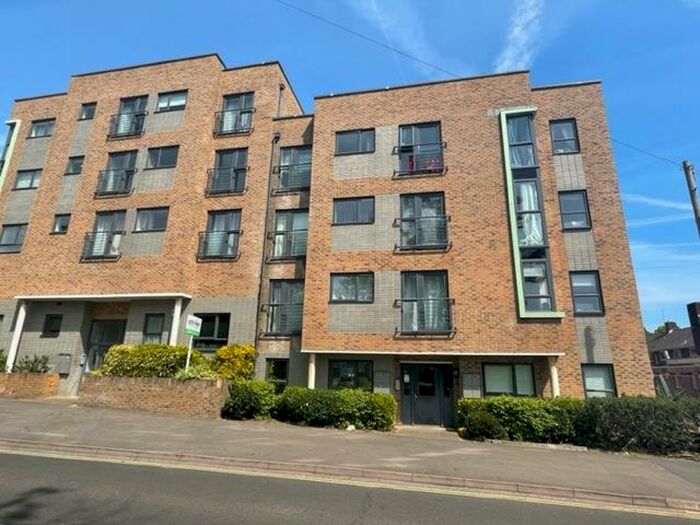1 Bedroom Apartment To Rent In Hinkler Road, Southampton, SO19
