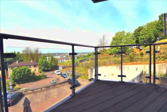 2 Bedroom Flat To Rent In Barrier Road Chatham, ME4