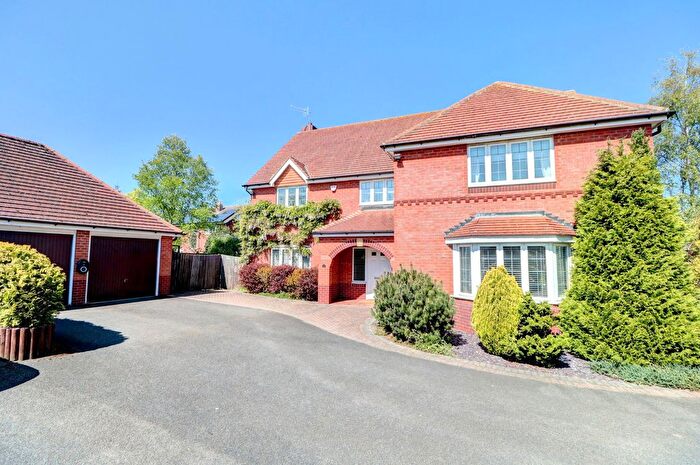 5 Bedroom Detached House For Sale In Rosewood Close, Fernhill Heath, Worcester., WR3