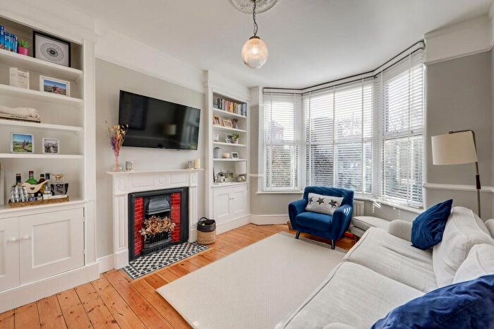 2 Bedroom Flat For Sale In George Lane, Hither Green, SE13