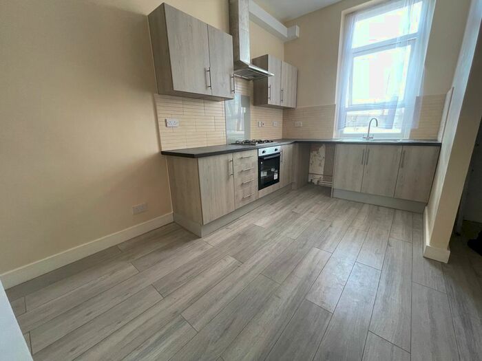 2 Bedroom Flat To Rent In Telegraph Mews, Ilford, IG3
