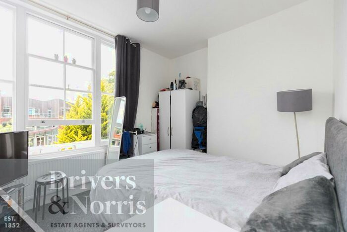 4 Bedroom Apartment To Rent In Hilldrop Road, Holloway, London, N7