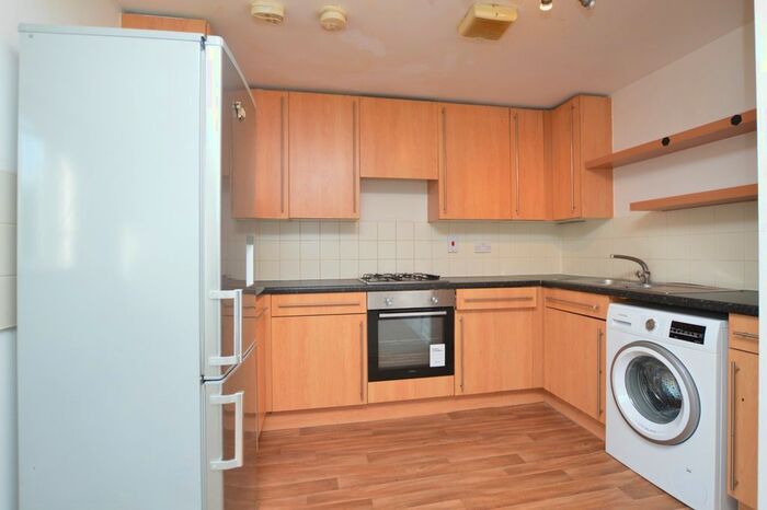 1 Bedroom Flat To Rent In Symons Close, Nunhead, SE15