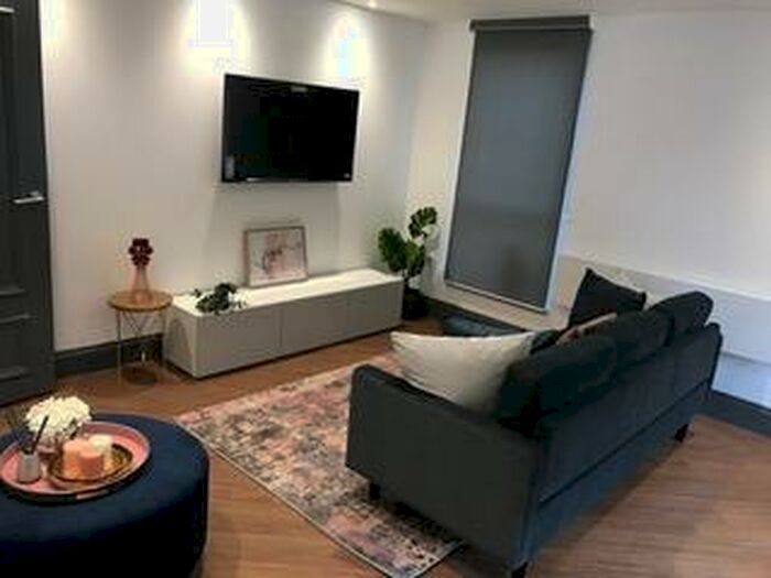 1 Bedroom Apartment To Rent In Lister Hill, LS18