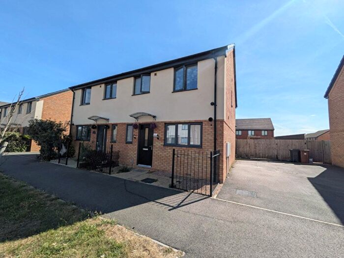3 Bedroom Semi Detached House To Rent In Manor Drive, Peterborough, Cambridgeshire, PE4