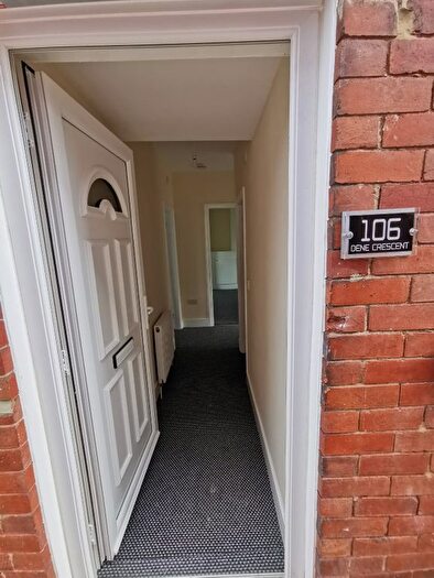 2 Bedroom Flat To Rent In Dene Crescent, Wallsend, NE28