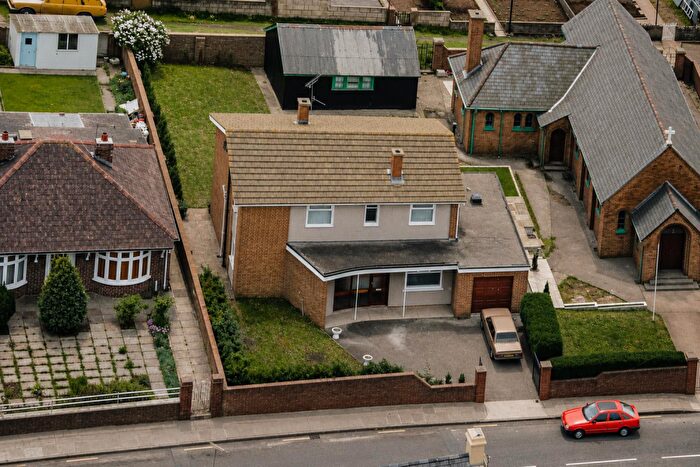 4 Bedroom Detached House To Rent In Pisgah Street, Kenfig Hill, Bridgend, CF33