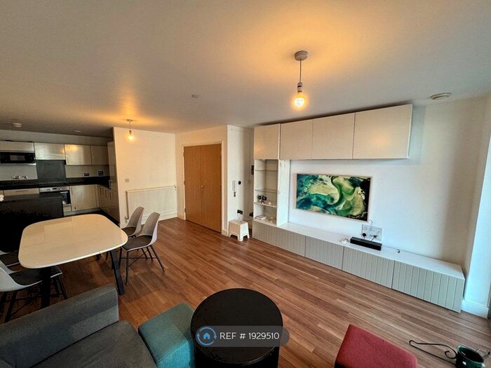 2 Bedroom Flat To Rent In Sienna Alto, London, SE13