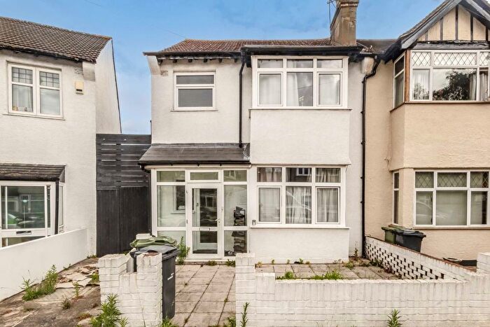 3 Bedroom Property To Rent In Aberfoyle Road, Streatham, SW16