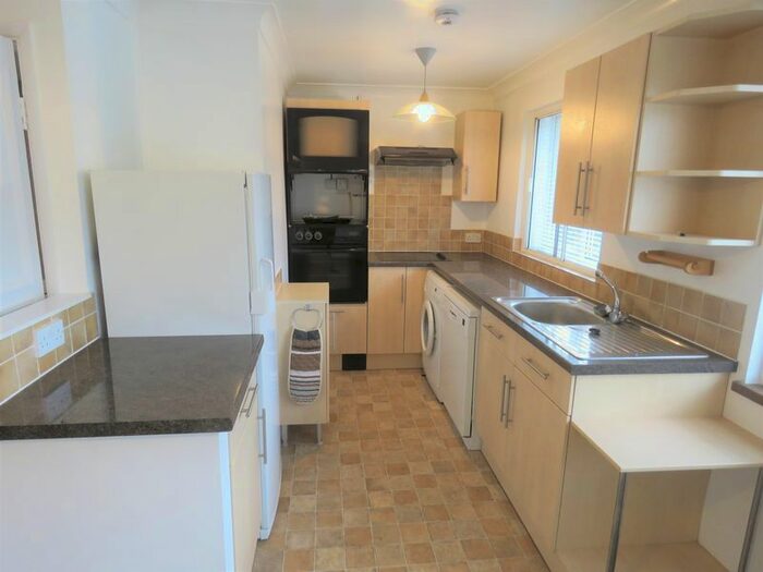 3 Bedroom Flat To Rent In Cricket Ground, Stokenchurch, High Wycombe, HP14