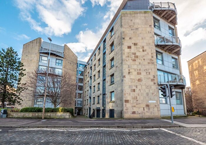 2 Bedroom Flat For Sale In / East London Street, Edinburgh, EH7