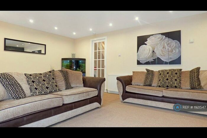 3 Bedroom End Of Terrace House To Rent In Thistle Drive, Portlethen, Aberdeen, AB12