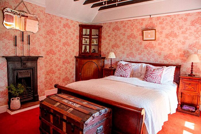 5 Bedroom Detached House For Sale In Tunbridge Wells Road, Mayfield, TN20