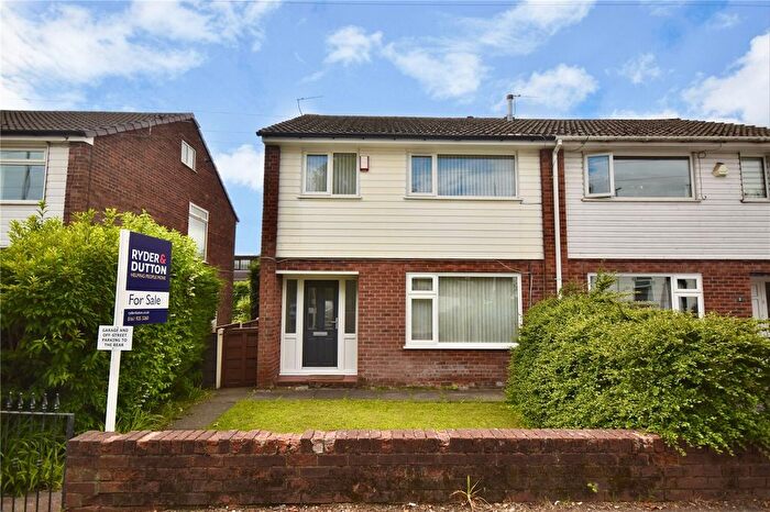 3 Bedroom Semi Detached House For Sale In Blackshaw Lane, Royton, Oldham, Greater Manchester, OL2